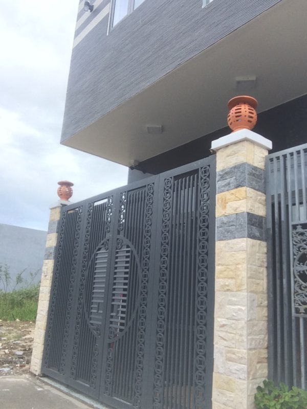 Cửa cổng sắt mới nhất 2025