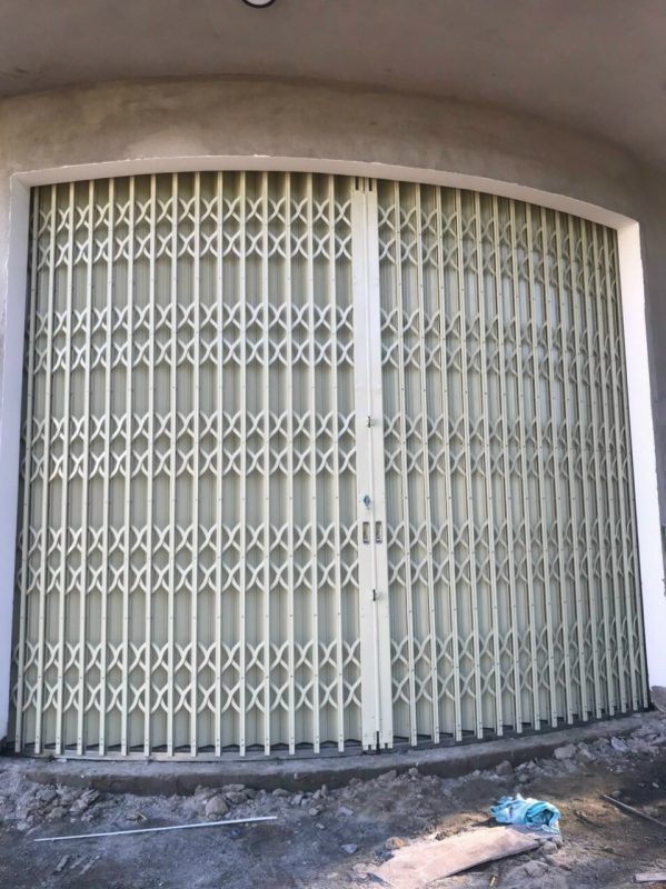 giá cửa sắt mới 2025