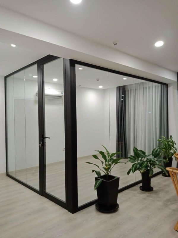 vách nhôm kính giá rẻ 2025