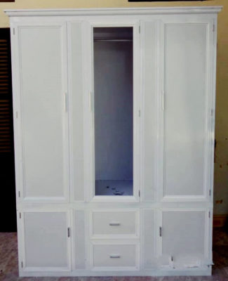 giá tủ nhôm đựng quần áo