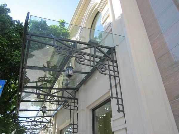 Mái hiên sắt nghệ thuật 2025